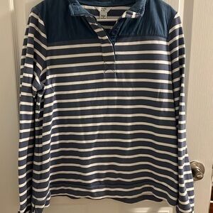 Crown and Ivy pullover. XL